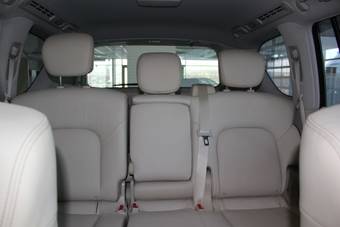 2011 Nissan Patrol Pics