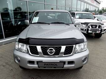 2011 Nissan Patrol Photos