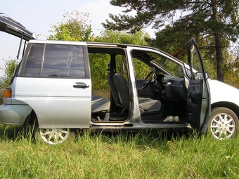 1991 Nissan Prairie