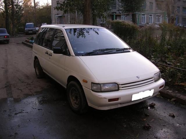 1991 Nissan Prairie