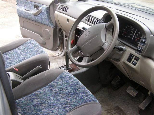 1996 Nissan Prairie