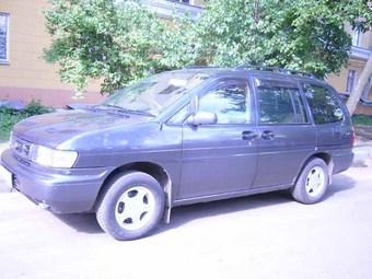 1996 Nissan Prairie Photos