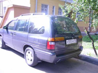 1996 Nissan Prairie Photos