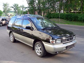 1997 Nissan Prairie Pics