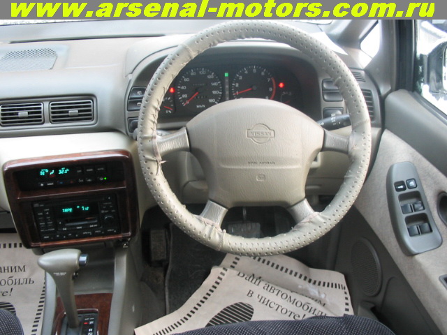 1997 Nissan Prairie Photos