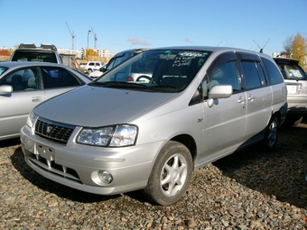 2000 Nissan Prairie