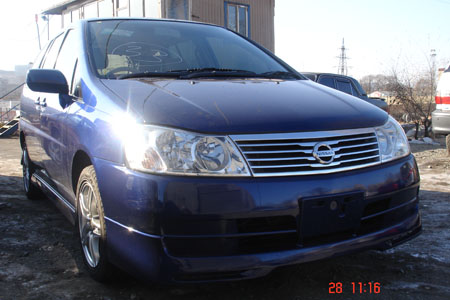 2001 Nissan Prairie Pictures