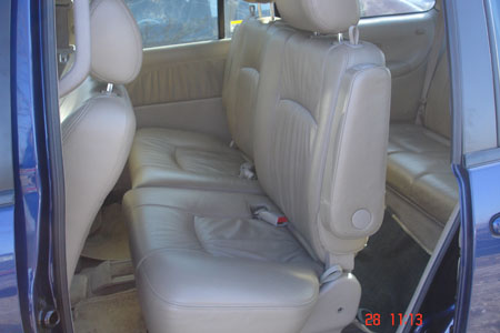2001 Nissan Prairie Photos
