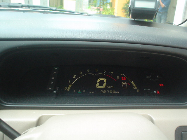 2001 Nissan Prairie Pictures
