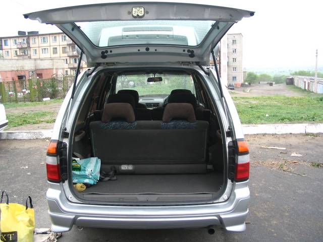 1996 Nissan Prairie Joy