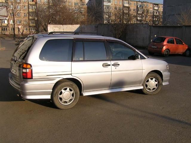 1996 Nissan Prairie Joy