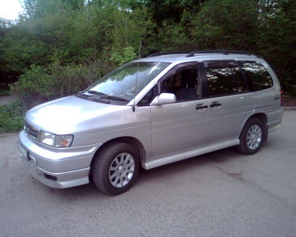 1996 Nissan Prairie Joy