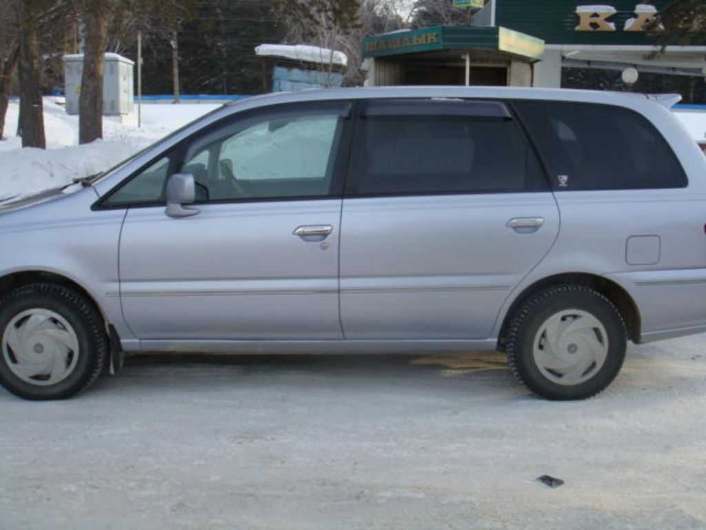 1998 Nissan Presage