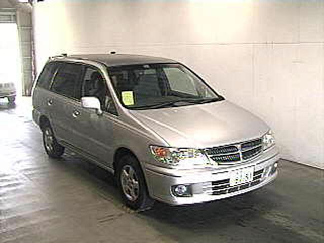 1998 Nissan Presage Pics