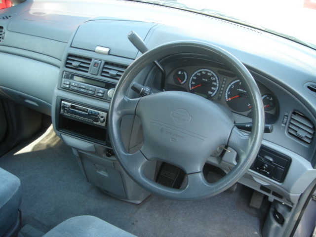 1998 Nissan Presage Pictures