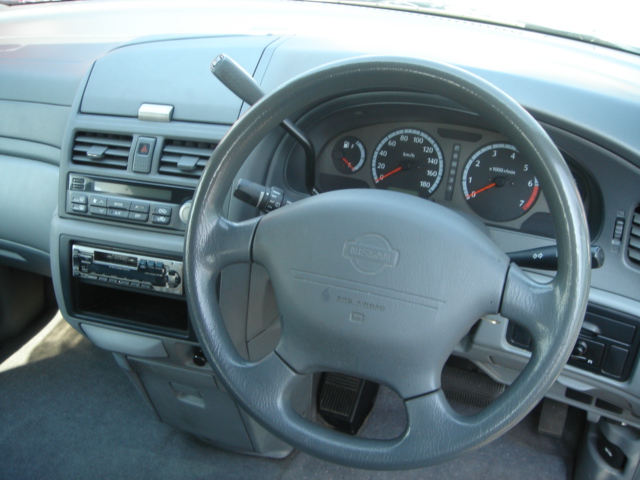 1998 Nissan Presage Photos