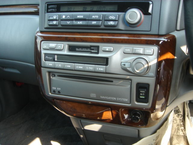 1998 Nissan Presage Pictures