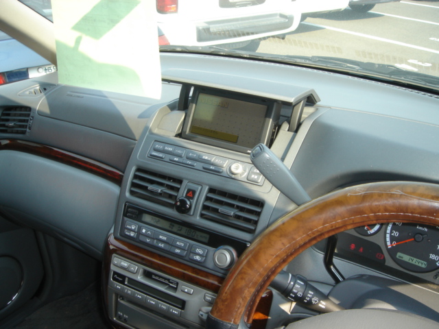 1998 Nissan Presage Pictures