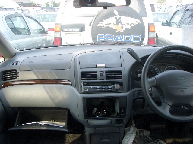 1998 Nissan Presage Pictures
