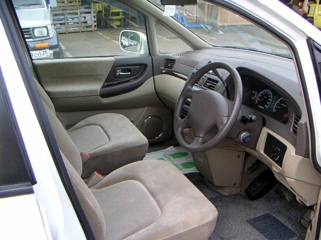 1998 Nissan Presage Images