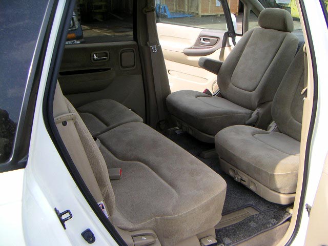 1998 Nissan Presage Pictures