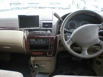1998 Nissan Presage Photos