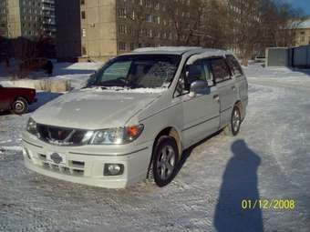 1998 Nissan Presage Pictures