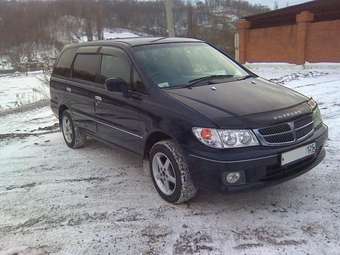 1998 Nissan Presage Pictures