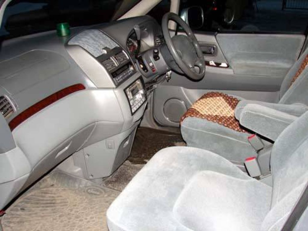 1999 Nissan Presage