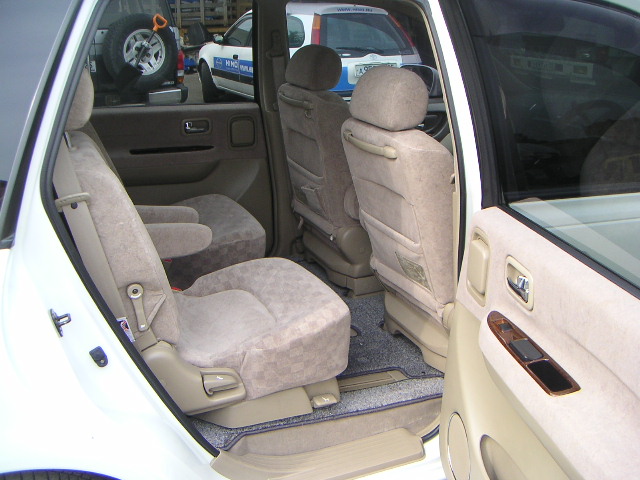 1999 Nissan Presage Pictures