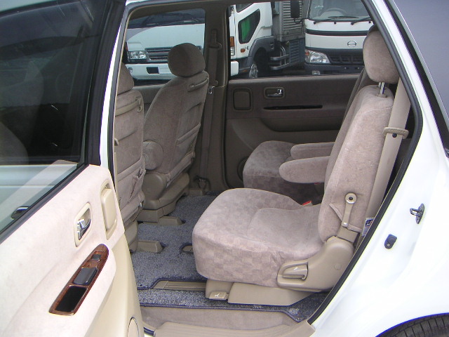 1999 Nissan Presage Pictures
