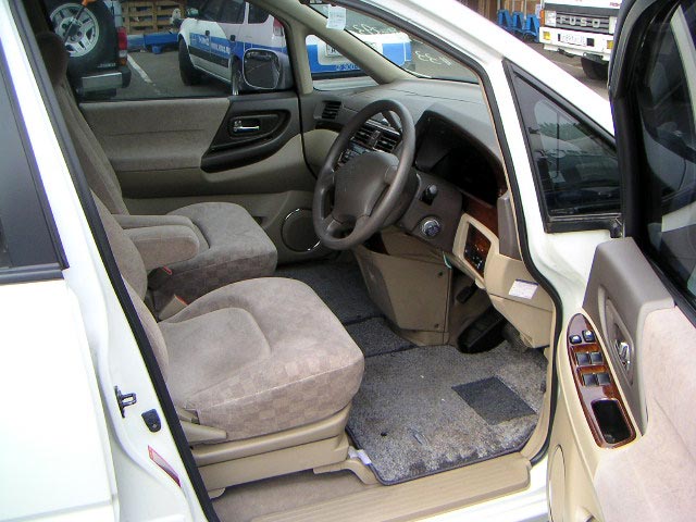 1999 Nissan Presage Pictures