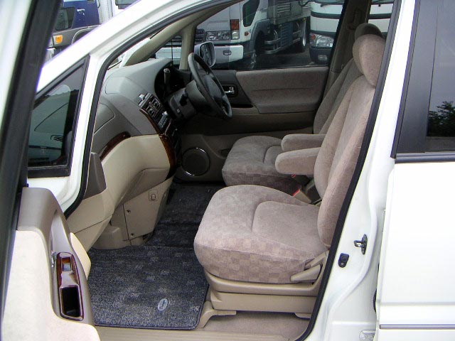 1999 Nissan Presage Photos