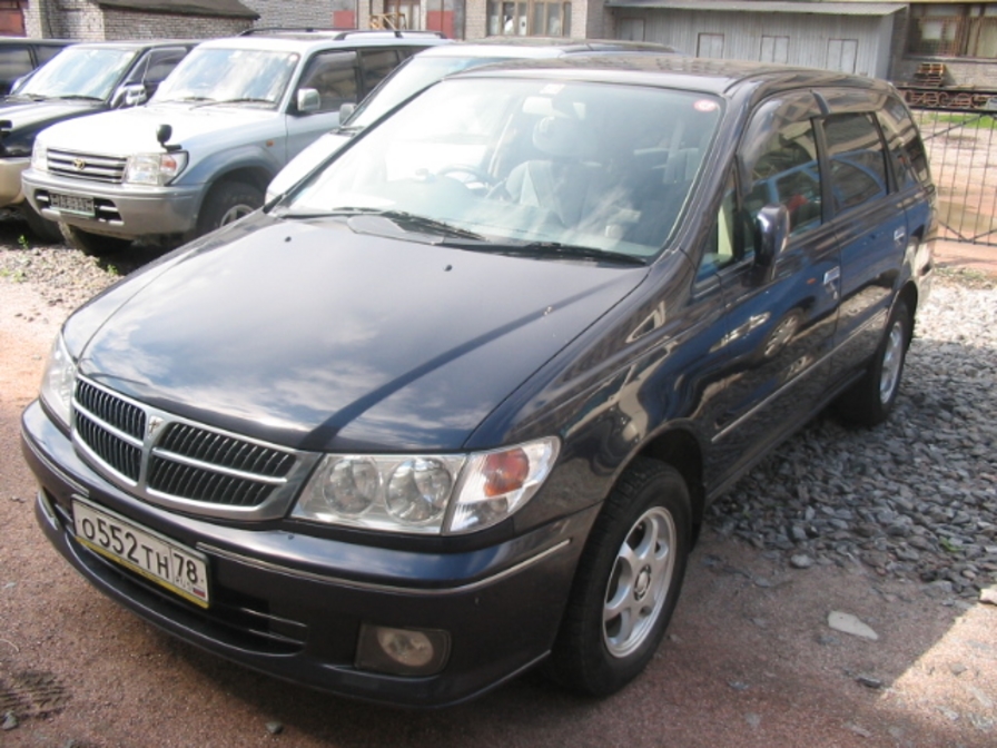 1999 Nissan Presage Pictures