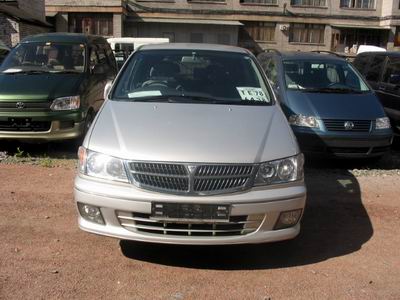 1999 Nissan Presage Pics