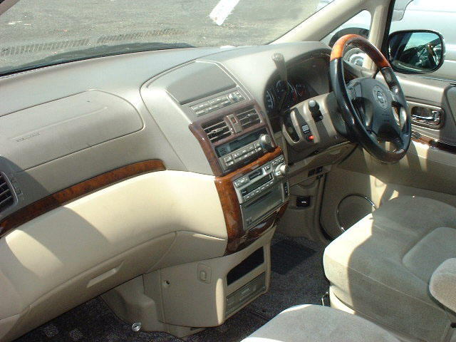 1999 Nissan Presage Photos