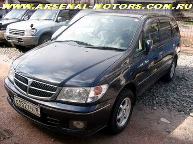 1999 Nissan Presage Pictures