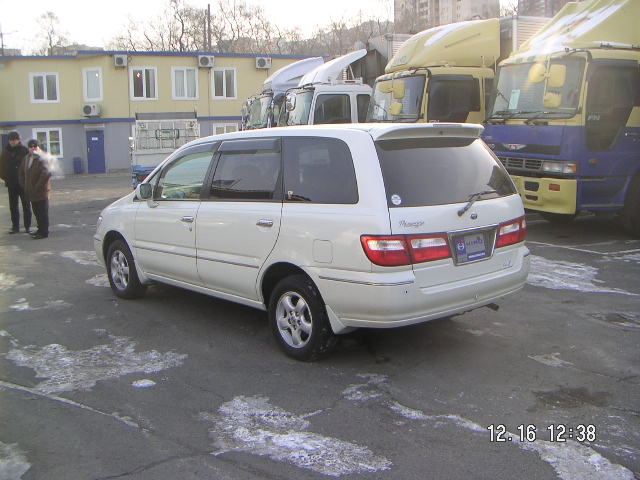1999 Nissan Presage Images