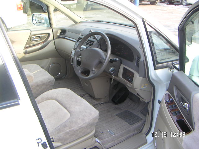 1999 Nissan Presage Pictures