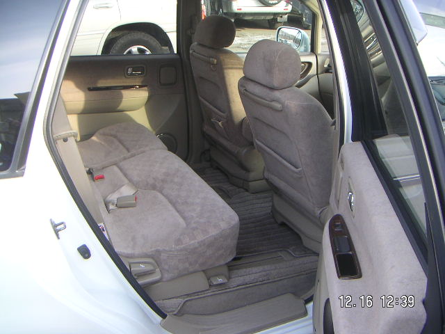 1999 Nissan Presage Pictures