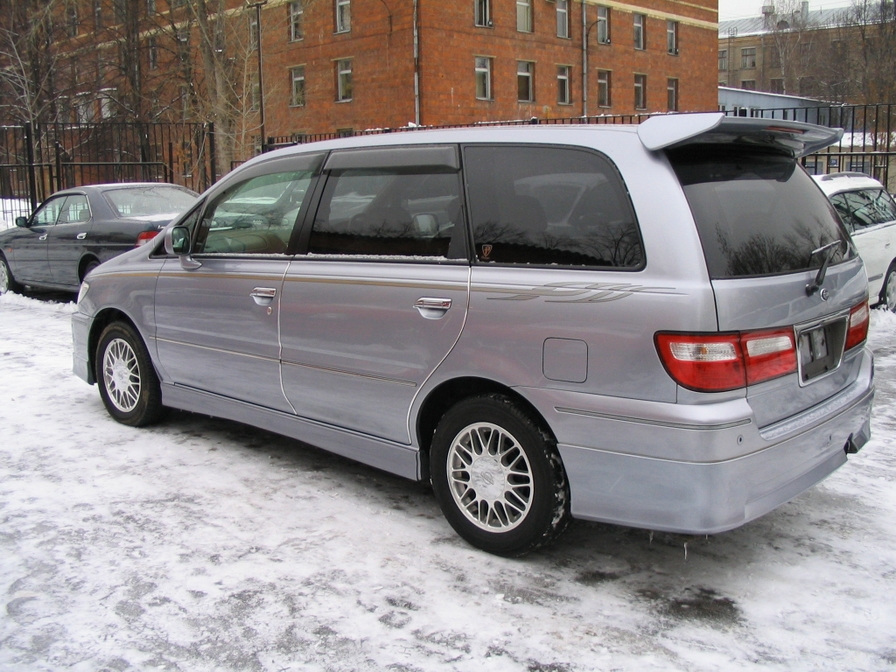 1999 Nissan Presage Pictures