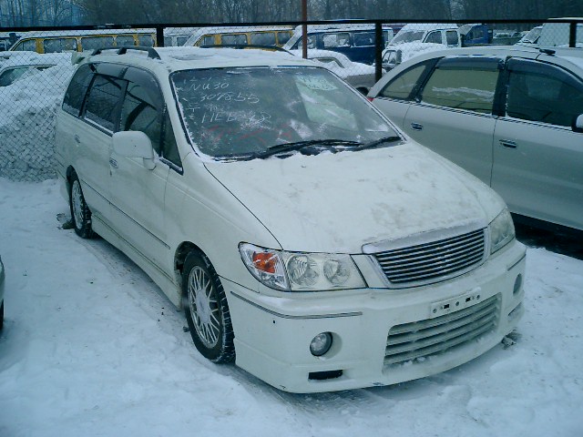 1999 Nissan Presage Photos