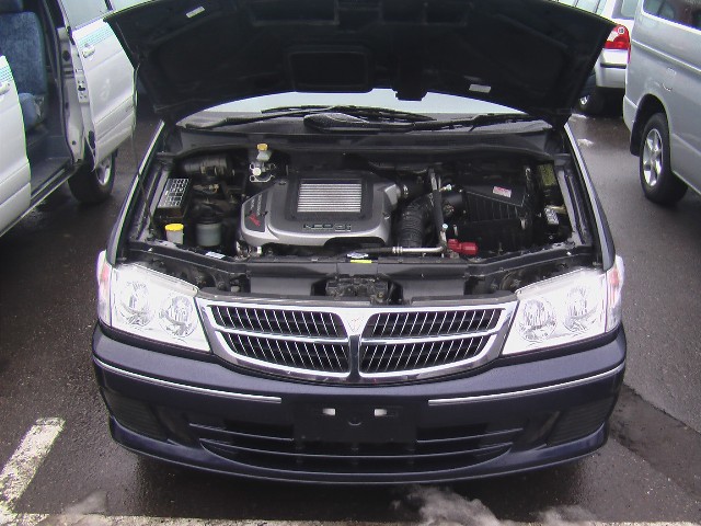 1999 Nissan Presage Photos