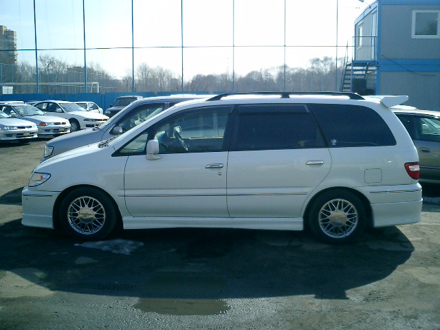 1999 Nissan Presage Pictures