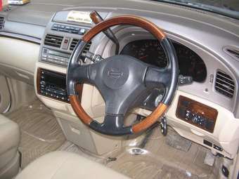 1999 Nissan Presage Photos