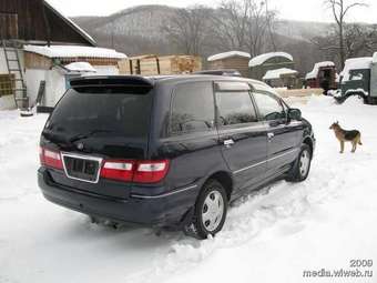 1999 Nissan Presage Pictures