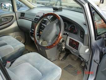 1999 Nissan Presage Photos
