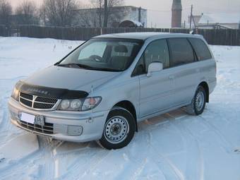1999 Nissan Presage Pictures