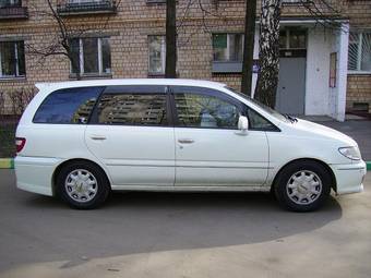 1999 Nissan Presage Images