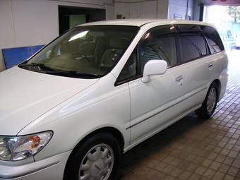 1999 Nissan Presage Pictures